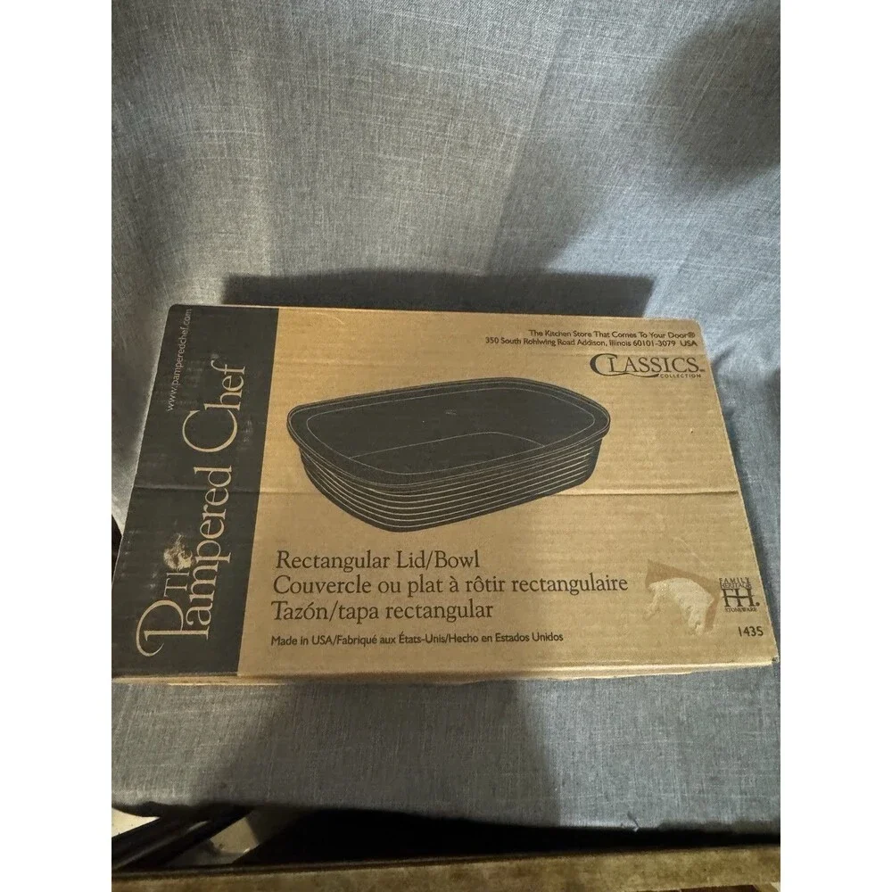 Vintage Pampered Chef Family Heritage Stoneware Rectangular Lid Bowl #1435 Box